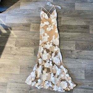 Lilyful mermaid nude and white mesh maxi dress size medium